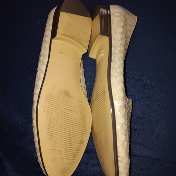 Trotters Liz leather Loafers size 10m. Bone tan color.l like new pre-owned - Picture 4 of 8